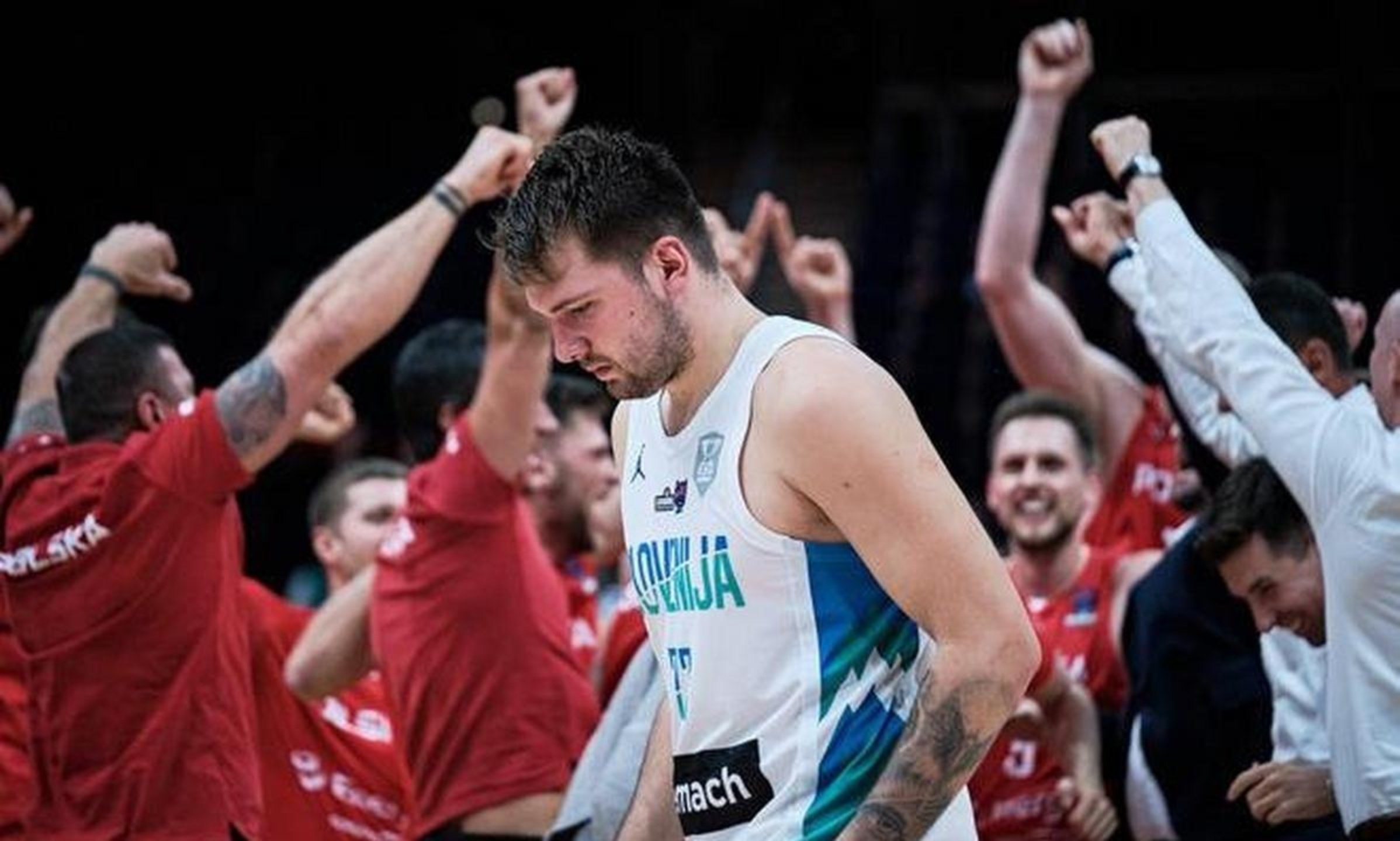 开云官网-包含澳大利亚男篮击败斯洛文尼亚队,跻身篮球世界前十的词条