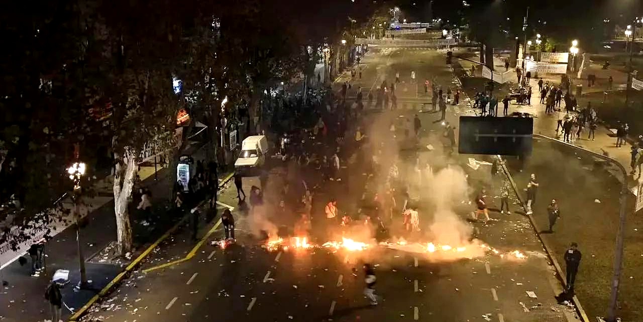 开云-包含南安普顿主场惨败,保级形势岌岌可危的词条