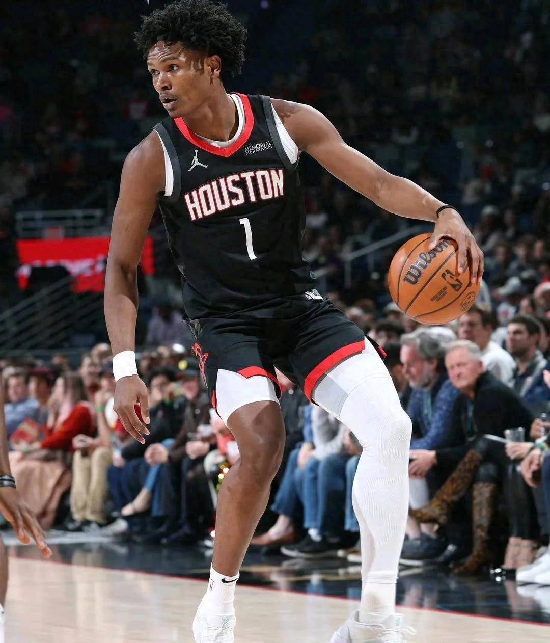 开云sport-关于开拓者队员突破个人纪录,帮助球队奋勇拼搏的信息