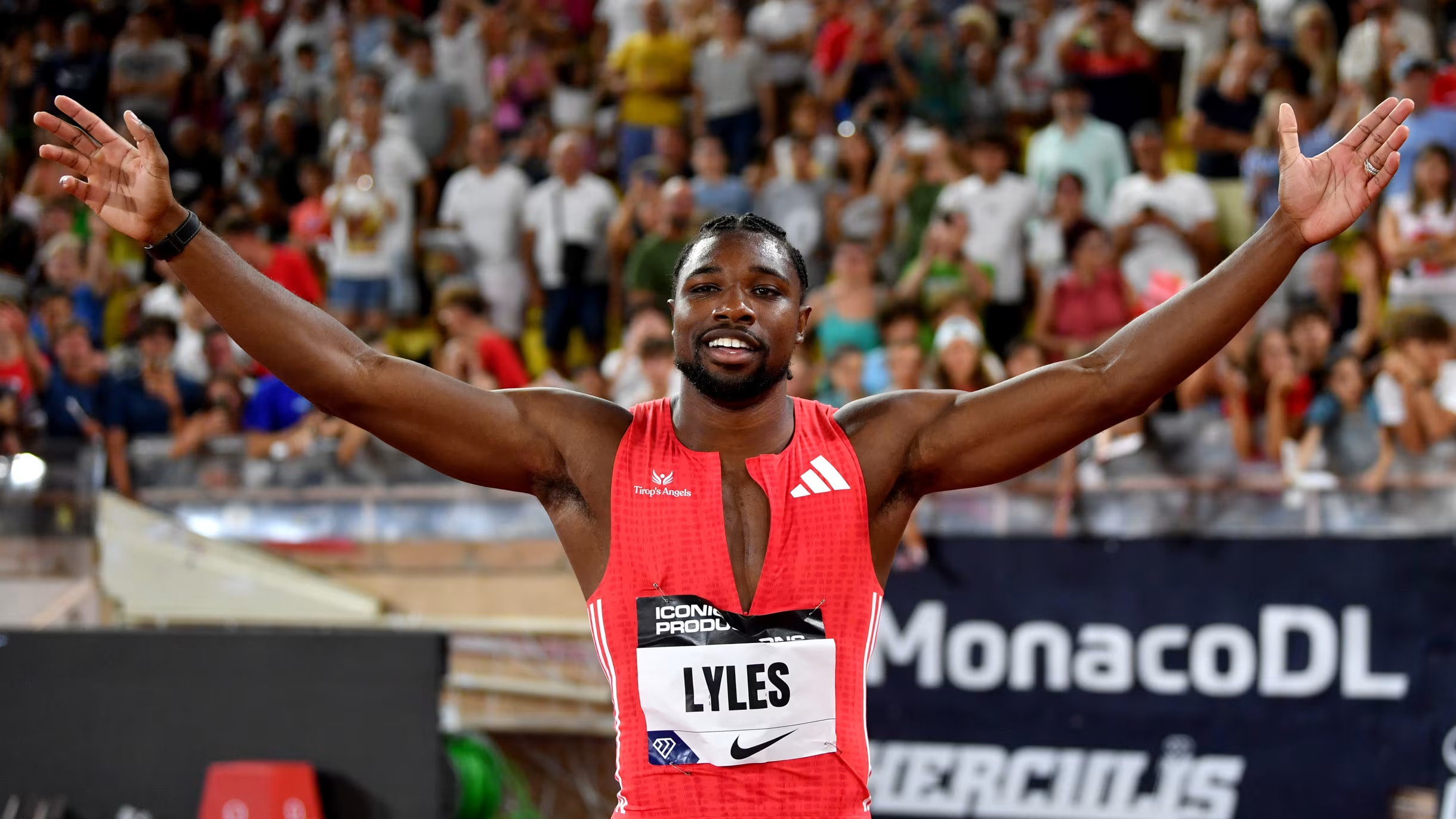 体育明星齐聚比赛场地,预测谁能夺冠 体育明星齐聚比赛场地,预测谁能夺冠