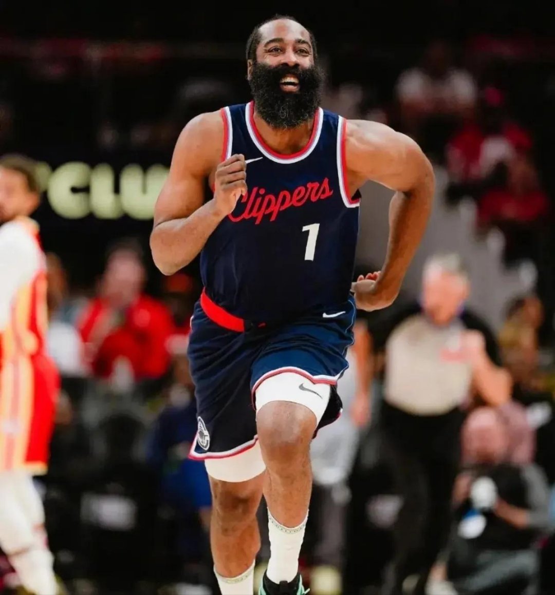 火箭内线力量压制对手，取得重要胜利晋级季后赛的简单介绍