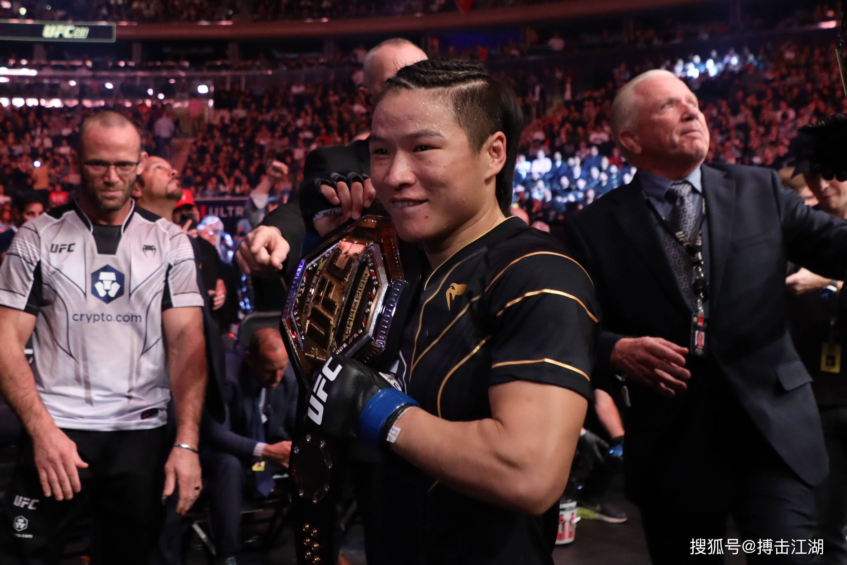 开云-包含拳击再创历史，冠军实至名归的词条