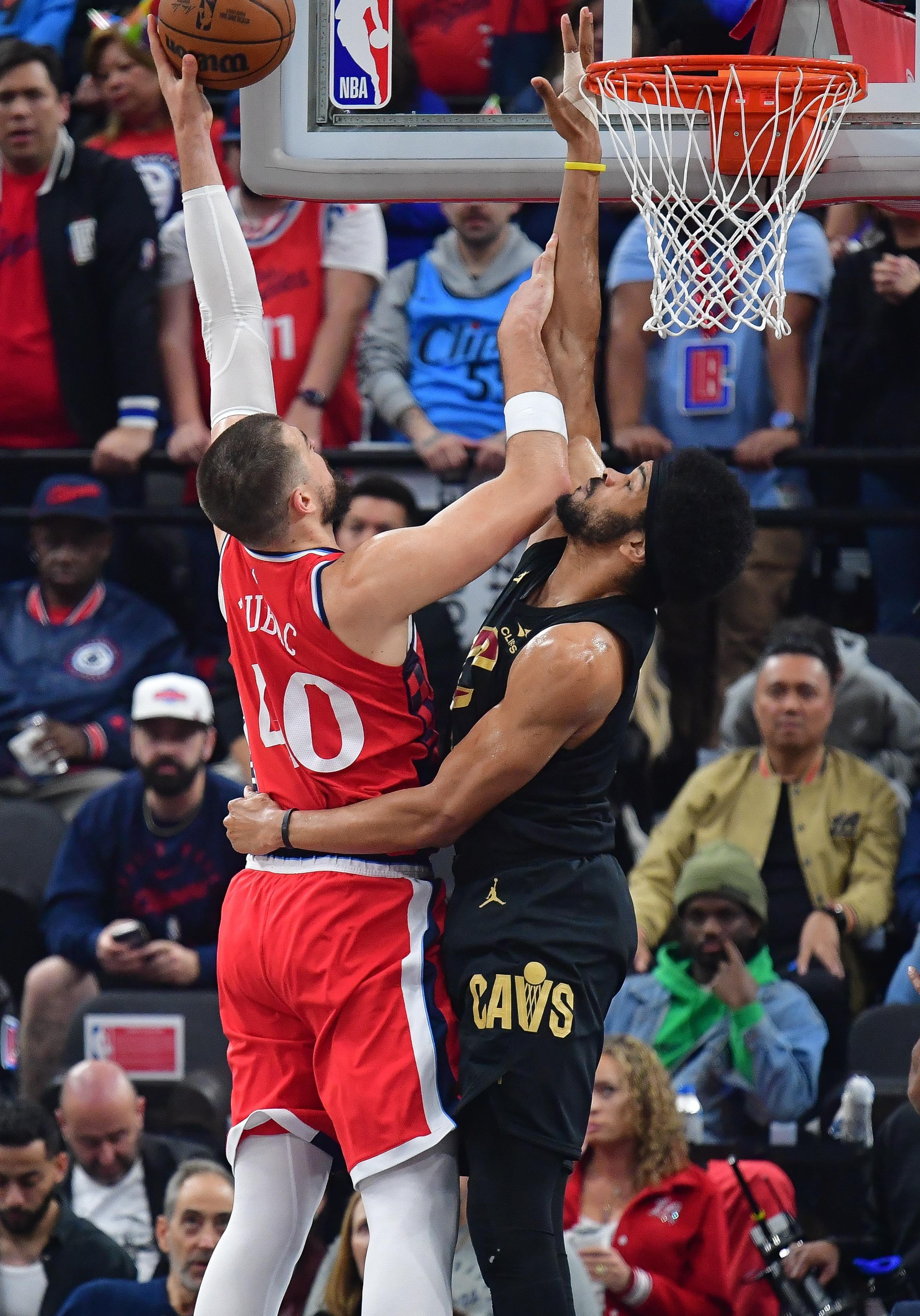 英格兰险胜哥伦比亚，哈弗茨点燃赛场