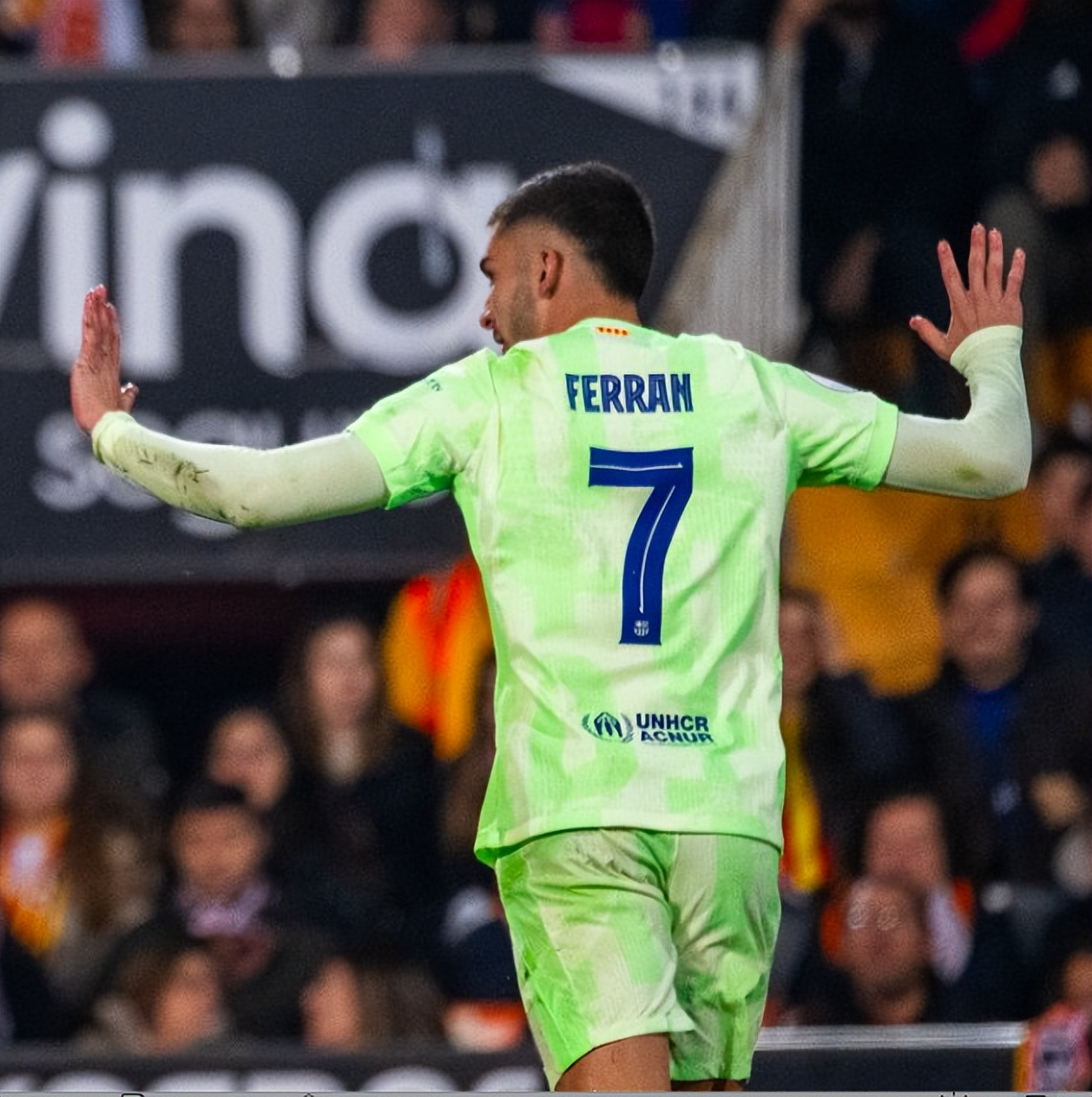 开云下载-阿贾克斯大胜巴塞罗那,晋级四强!