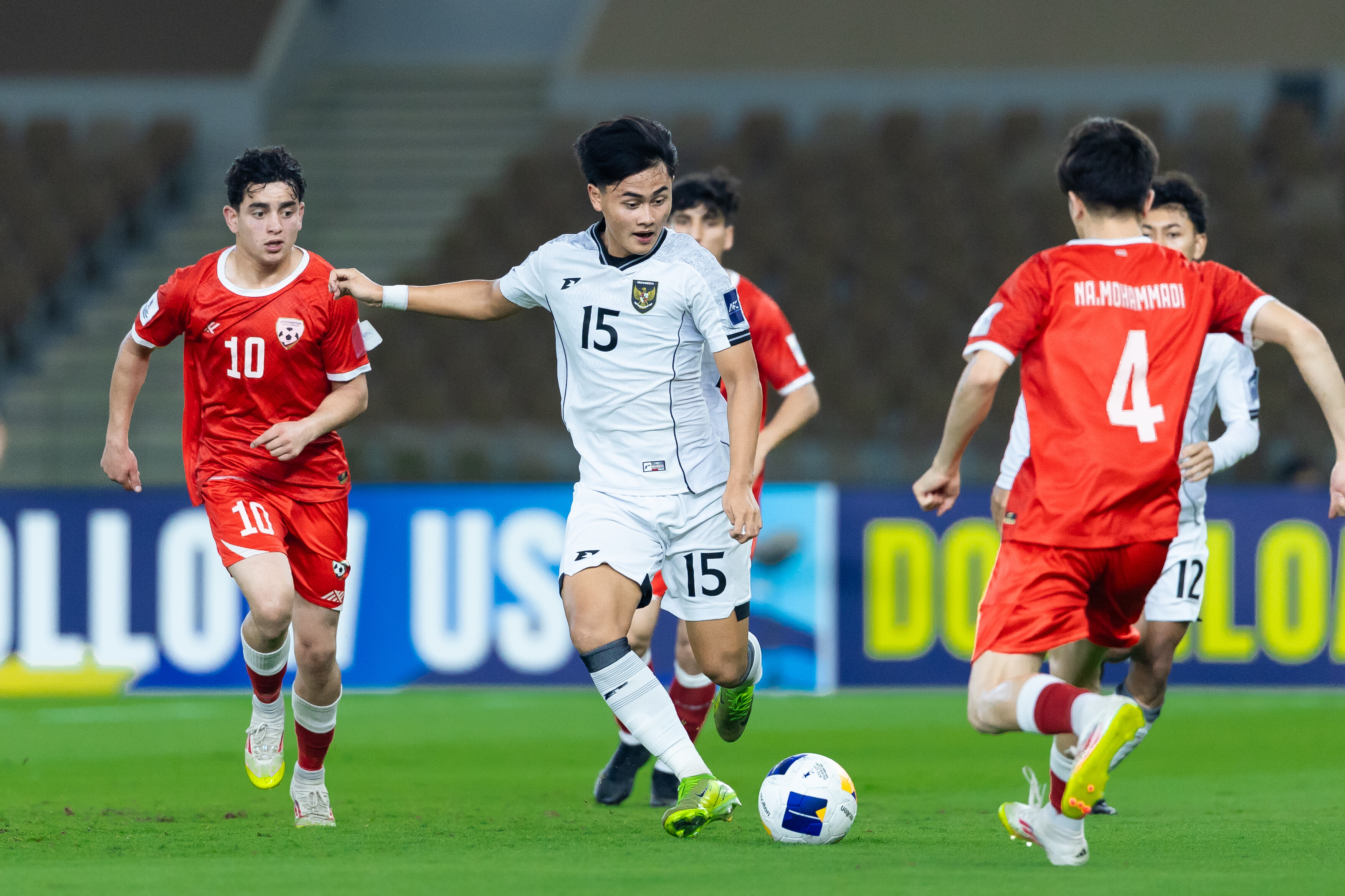 印尼队翻盘韩国队,桃田贤斗点燃赛场 印尼队翻盘韩国队,桃田贤斗点燃赛场