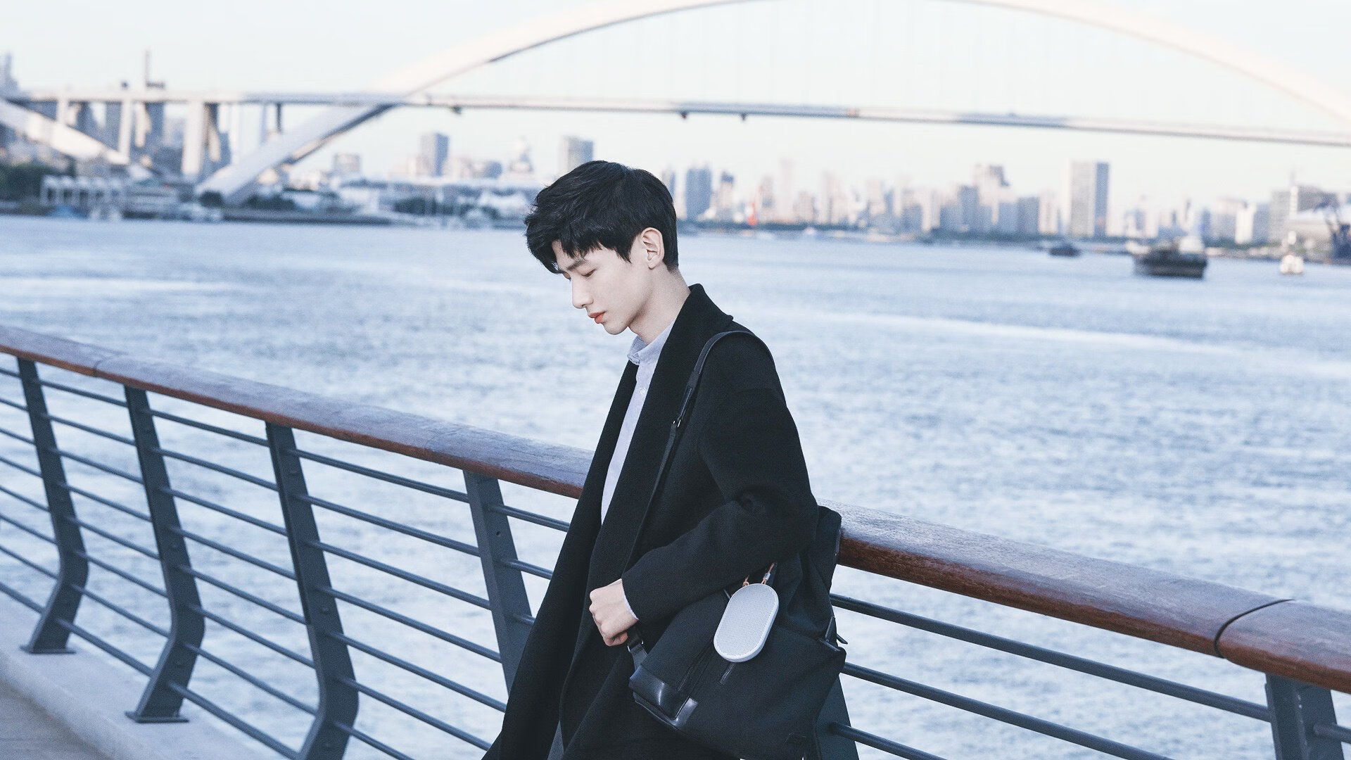 开云下载-慕尼黑雪山遭遇北美寒流,拜仁用最冷的方式,险胜加拿大的极地防线