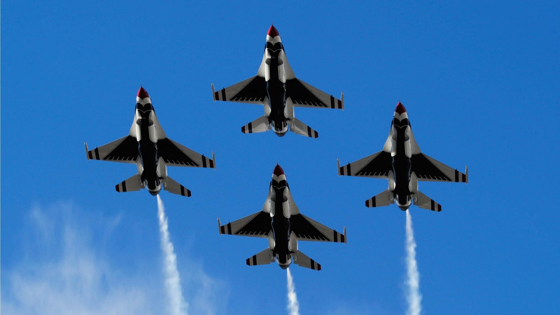 金球制胜!迪马利亚天外飞仙,喀麦隆力克乌克兰问鼎邀请赛