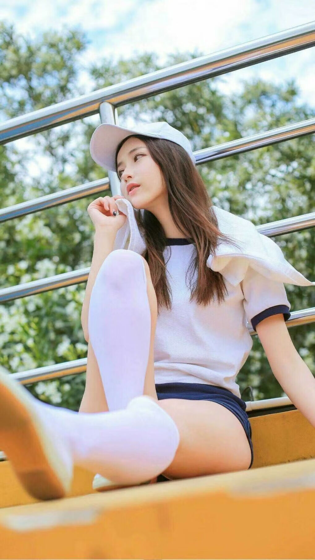 开云sport-翡冷翠硝烟与赤道风暴,巴斯托尼在文明十字路口的冠军级证言