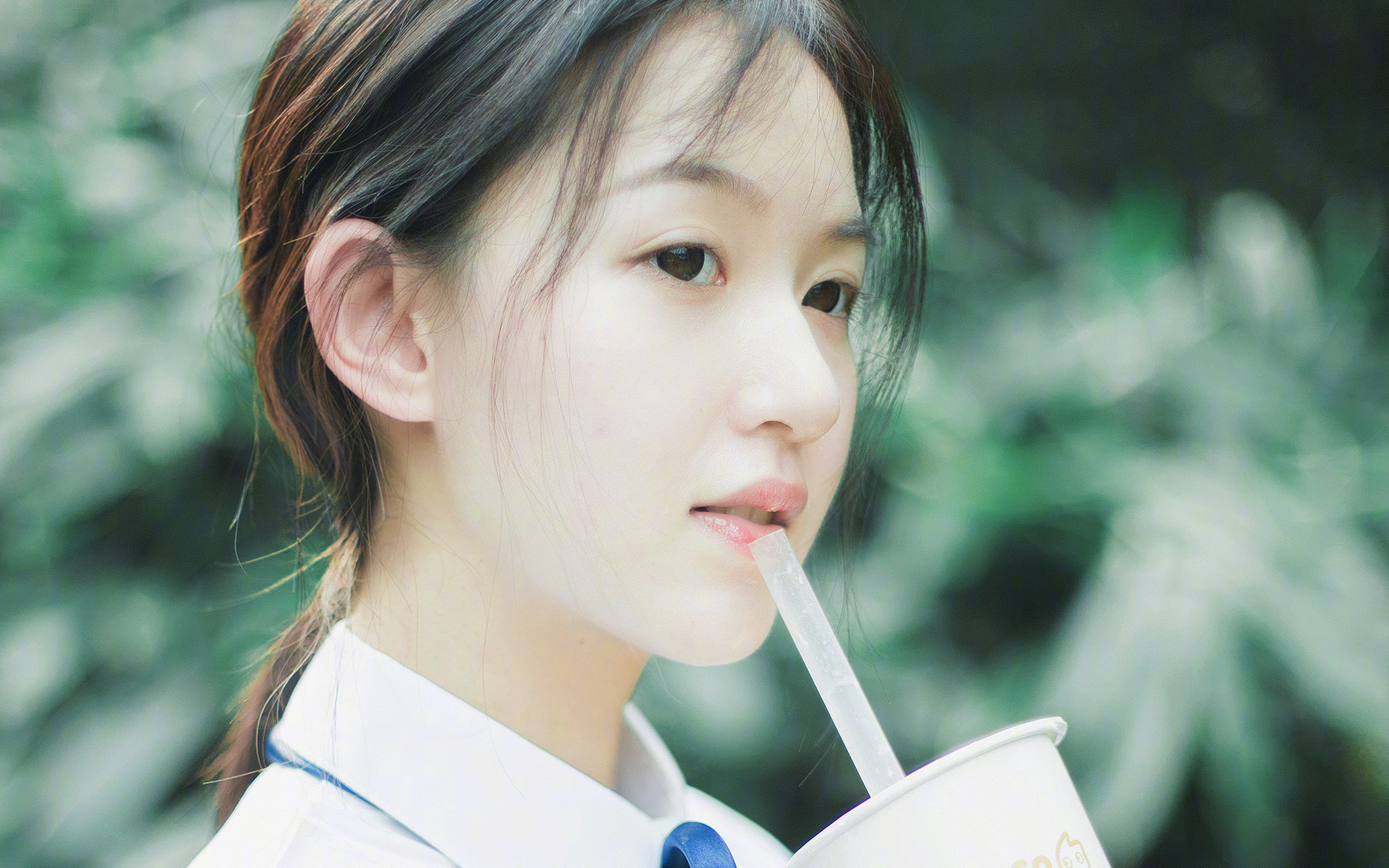 亚洲魔术师征服德甲防线,三笘薰给全世界上了一堂破铁壁教学课