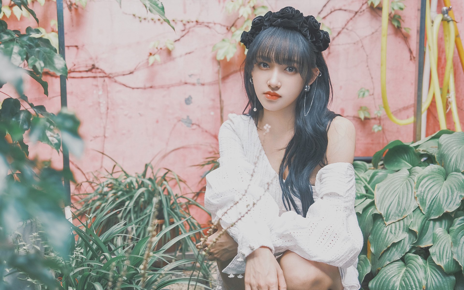 开云体育APP下载-方向盘后的逆袭者,当足球终场哨响于F1赛道的轰鸣时