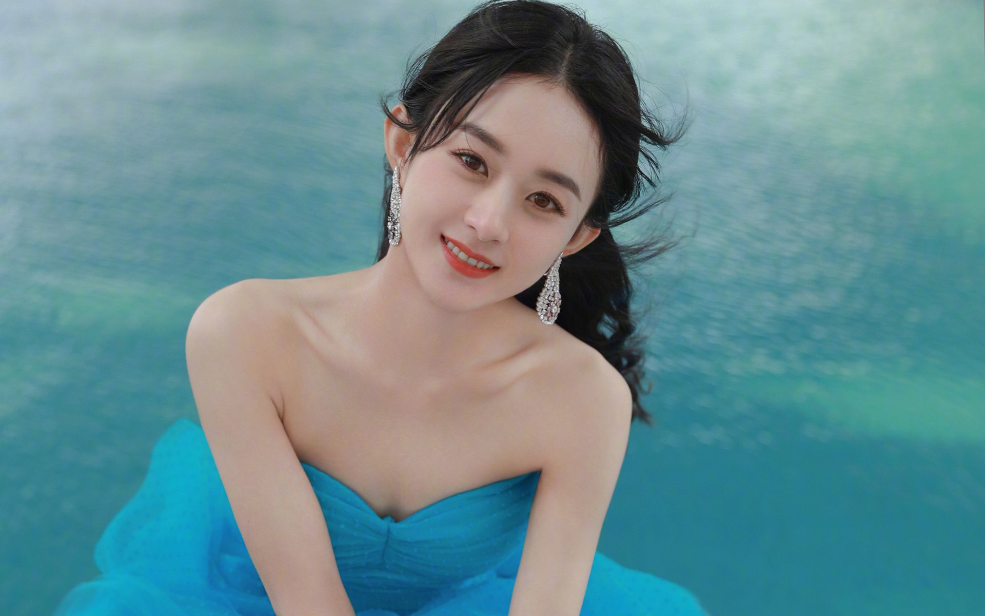 双面战神,纯粹如何以最直接的方式,在同一晚击碎常规