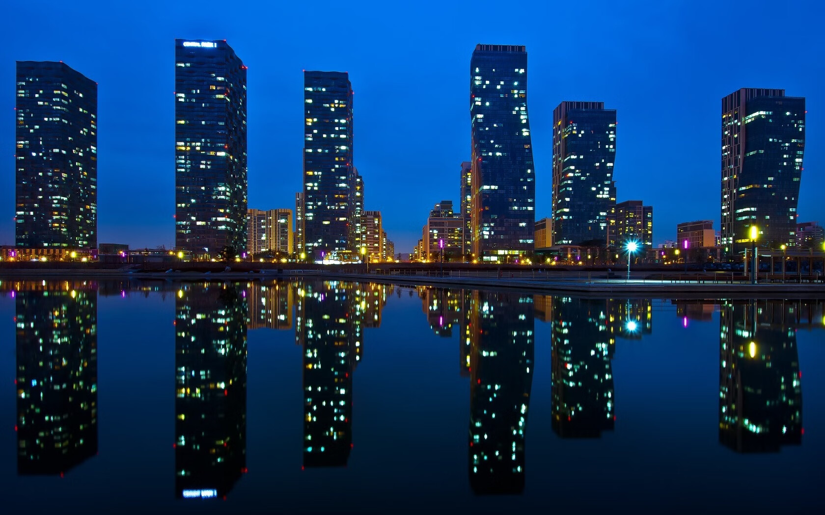 开云官网-冰与火之歌,范弗利特寒焰燃尽独行侠,爵士团队篮球奏响狂胜乐章